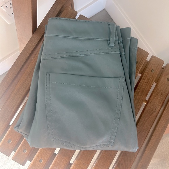 7 For All Mankind Straight Leg High Waisted Vegan Leather Pants size XS - Picture 4 of 13